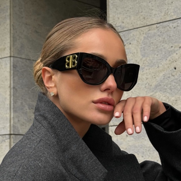 NEW BB0322S 002 BALENCIAGA BLACK CAT EYE WOMEN SUNGLASSES - Picture 1 of 9